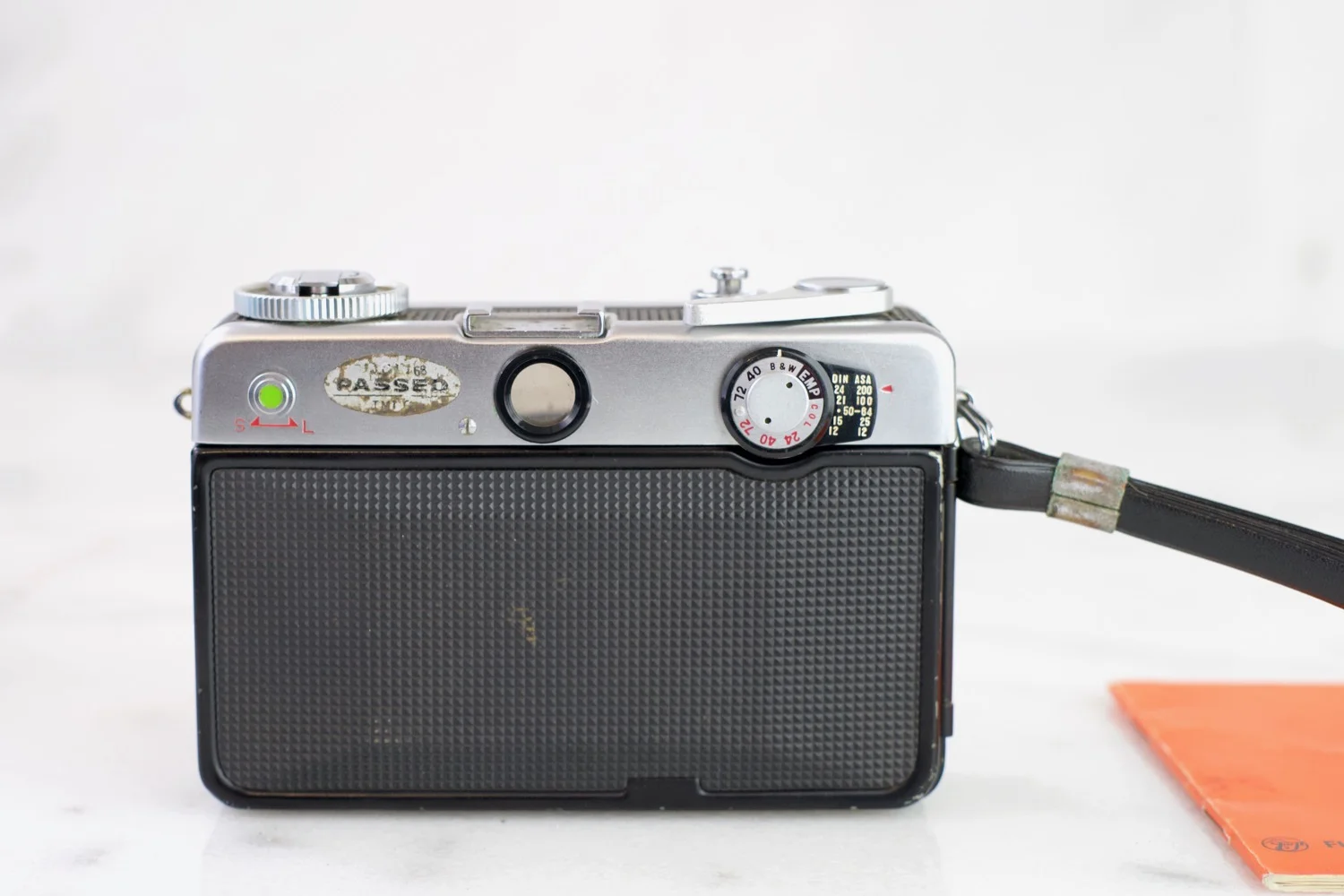 Fujifilm Fujica Half 35mm film camera with Manual - Half